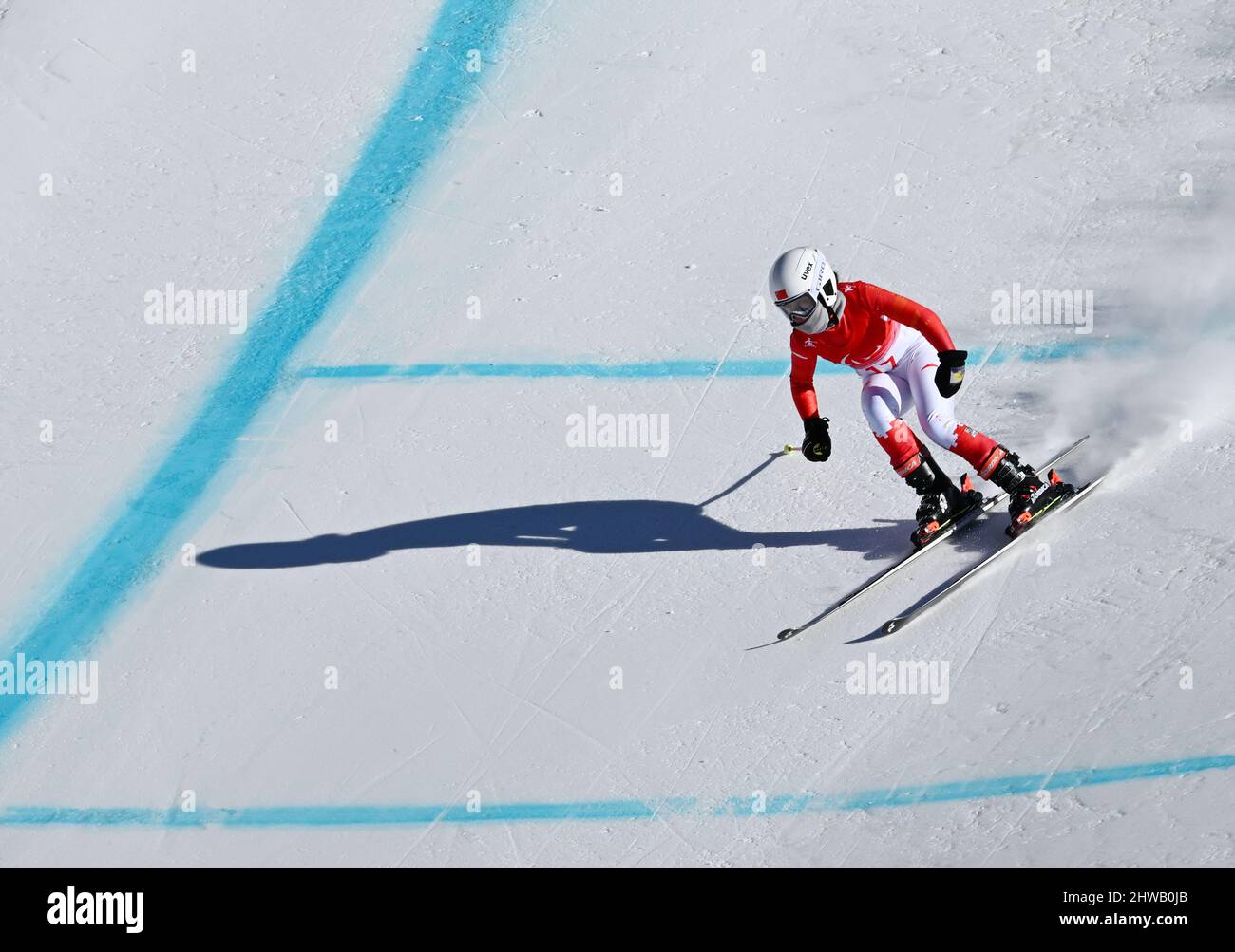 Pechino, Cina. 5th Mar 2022. Zhang Mengqiu della Cina compete durante l'evento di discesa delle Donne dello sci alpino dei Giochi Paralimpici invernali di Pechino 2022 al National Alpine Ski Center nel distretto di Yanqing, Pechino, capitale della Cina, 5 marzo 2022. Credit: Zhang Chenlin/Xinhua/Alamy Live News Foto Stock