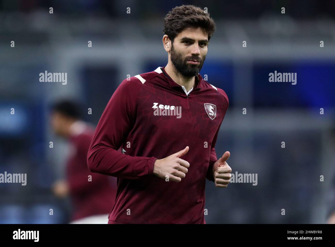 Milano, Italia. 04th Mar 2022. Federico Fazio degli Stati Uniti Salernitana durante il riscaldamento davanti alla Serie A match tra FC Internazionale e noi Salernitana. Credit: Marco Canoniero/Alamy Live News Foto Stock