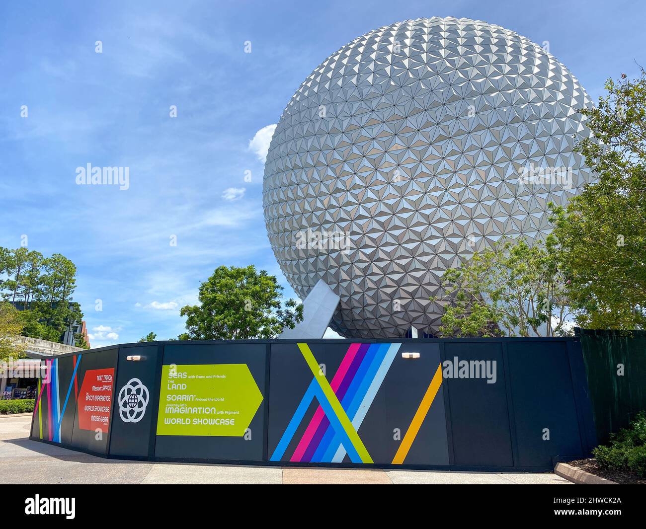 Orlando, FL USA- 3 agosto 2020: Le barriere di costruzione a EPCOT nel Walt Disney World di Orlando, Florida. Foto Stock