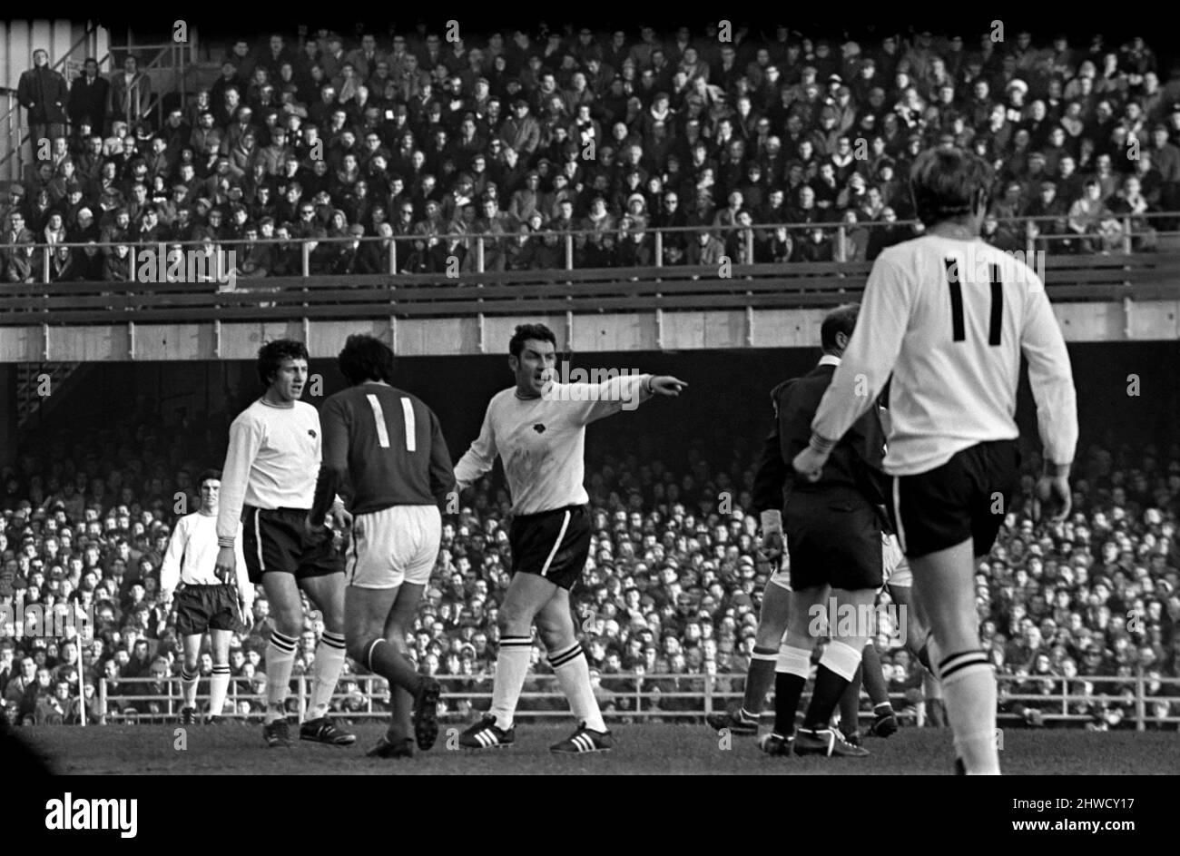 Derby v. Nottingham Forest. Dave Mackay non vede occhio a occhio con il rif. Dicembre 1969 Z11534-011 Foto Stock