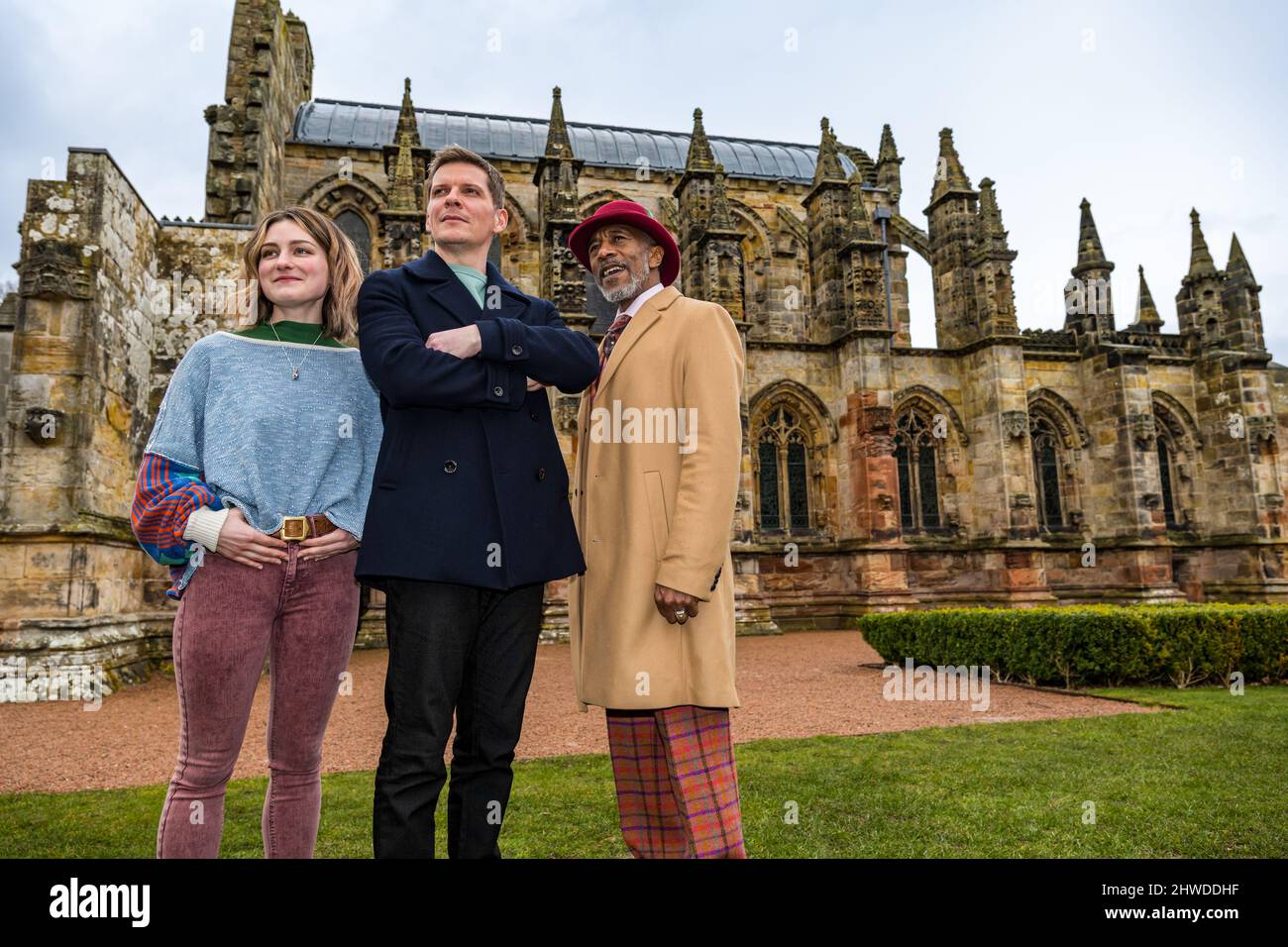 Attori Leigh Lothian, Nigel Harman & Danny John-Jules alla Cappella Rosslyn stella in un adattamento di fase del codice da Vinci, Scozia, Regno Unito Foto Stock