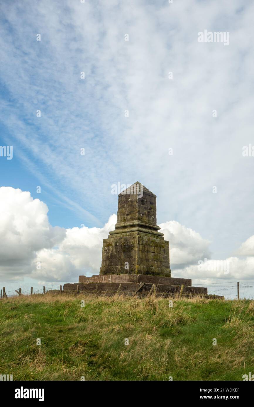 Il monumento commemorativo di John Wedgwood sulla collina di Bignall a Red Street Chesterton Staffordshire England, eretto nel 1845 è un famoso monumento locale Foto Stock