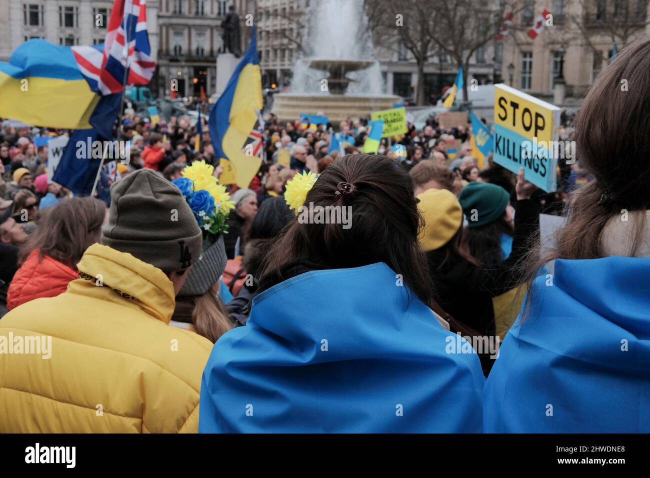 5th marzo 2022, Londra, Regno Unito. Cittadini ucraini e sostenitori pro-Ucraina si radunano a Trafalgar Square per protestare contro l'invasione russa e la guerra in Ucraina. Foto Stock