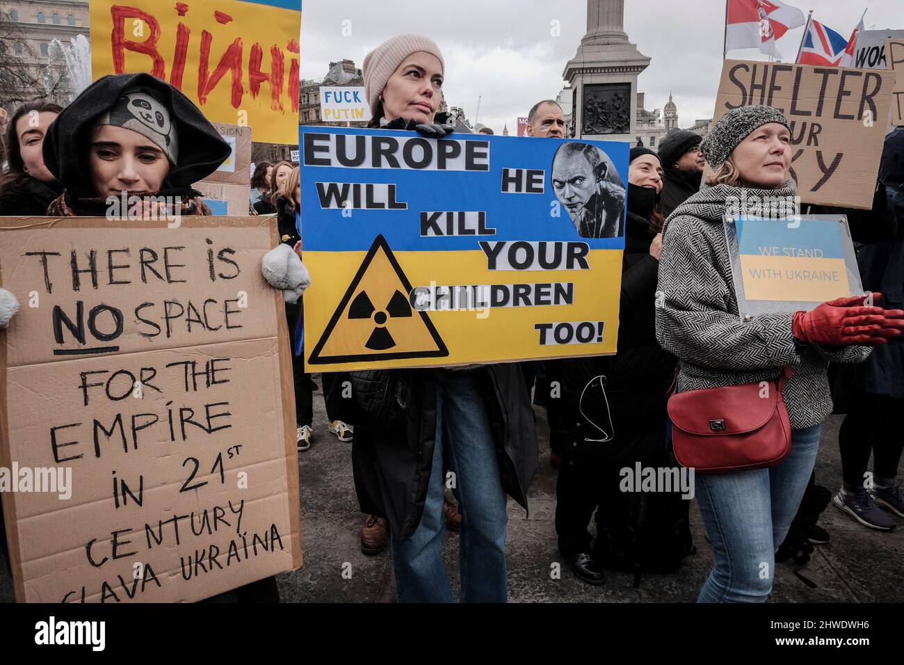5th marzo 2022, Londra, Regno Unito. Cittadini ucraini e sostenitori pro-Ucraina si radunano a Trafalgar Square per protestare contro l'invasione russa e la guerra in Ucraina. Foto Stock