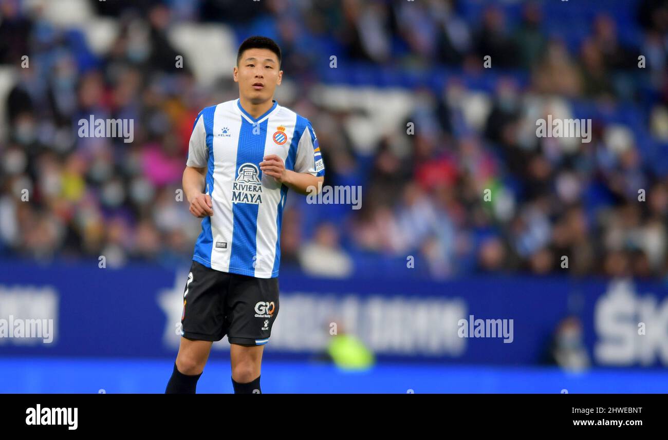 Barcelona,Spain.5 March,2022. WU Lei (7) di RCD Espanyol durante la partita spagnola la Liga tra RCD Espanyol e Getafe CF allo stadio RCDE. Credit: Rosdemora/Alamy Live News Foto Stock