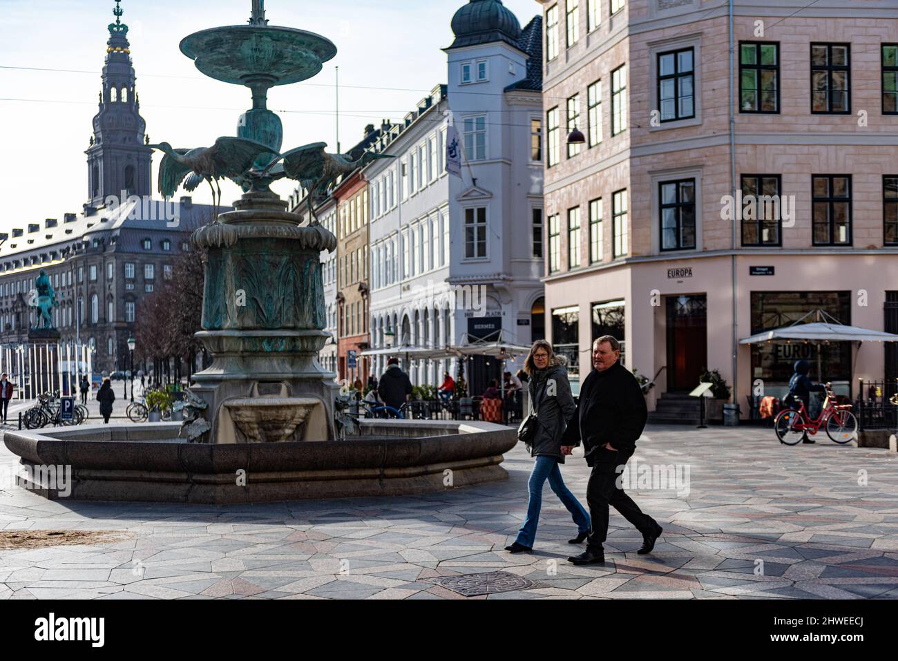 Vista sulla strada presso la Stork Fountain di Copenhagen, Danimarca Foto Stock