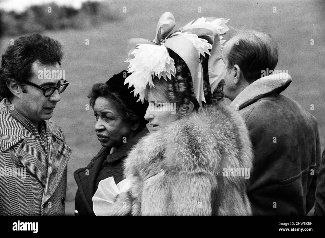 Barbra Streisand sul set di 'in un giorno limpido si può vedere Forever' al Royal Pavilion di Brighton. 1st aprile 1969. Foto Stock