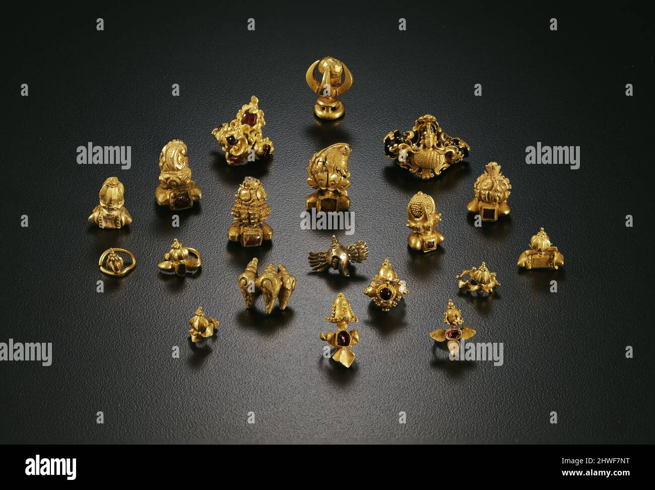 Anello di uccello a tre petali Foto Stock