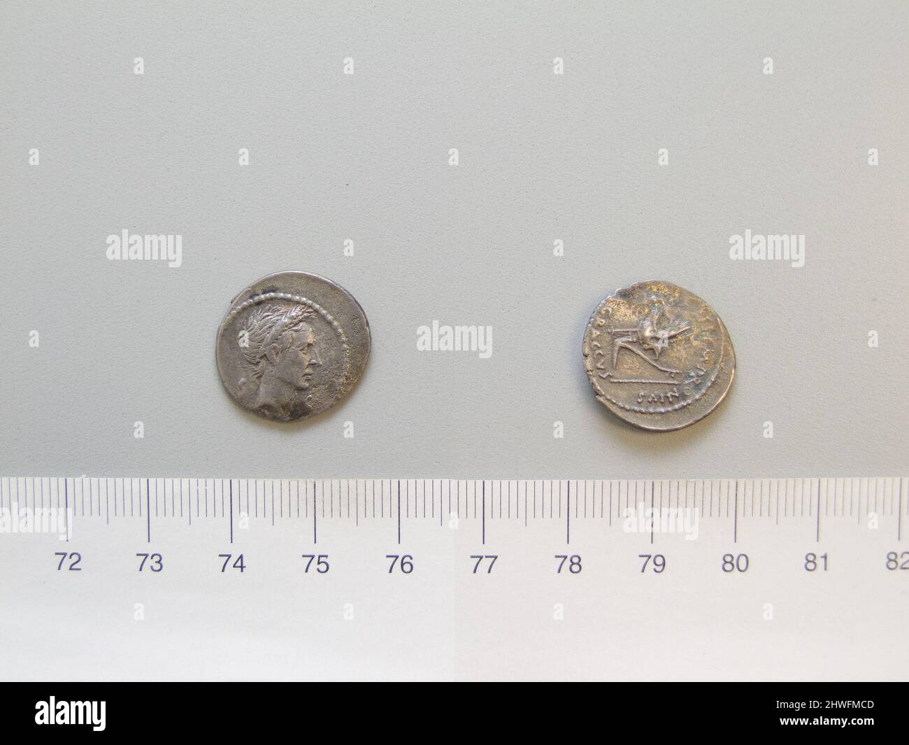 Denarius da menta commovente. Mint: Moving Mint Artist: Unknown Magistrate: Ti. Sempronio GracchusMagistrato: Augusto, Imperatore di Roma, 63 a.C.-d.C. 14, ha regolato 27 a.C.-d.C. 14 Foto Stock