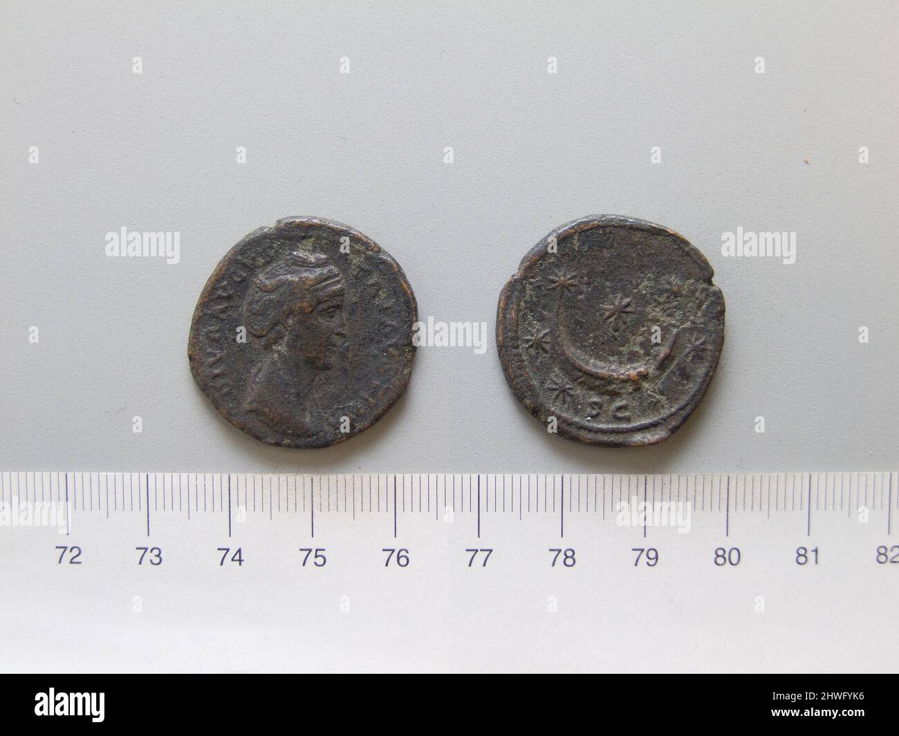 1 come di Antonino Pio, imperatore di Roma da Roma. Regnante: Antonino Pio, Imperatore di Roma, A.D. 86–161, regnò A.D. 138–161 Mint: Roma artista: Onorato sconosciuto: Faustina II, Imperatrice consorte di Marco Aurelio, Romano, ca. 125–176 Foto Stock