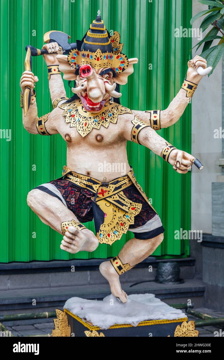 Ogoh-Ogoh, demon statua fatta per la parata Ngrupuk condotta alla vigilia del Nyepi Day, Indù Balinese nuovo anno. Foto Stock