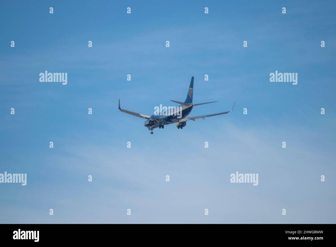 Ryanair compagnia aerea, aereo che vola in cielo, comercial volo. Foto Stock