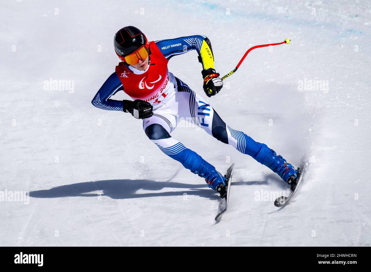 Pechino, Hebei, Cina. 6th Mar 2022. Santeri Kiiveri di Finlandia compete nel Super-G Standing Para Alpine Ski competizione maschile alle Olimpiadi invernali di Pechino 2022 a Yanqing, Cina, il 6 marzo 2022. (Credit Image: © Mark Edward Harris/ZUMA Press Wire) Credit: ZUMA Press, Inc./Alamy Live News Foto Stock