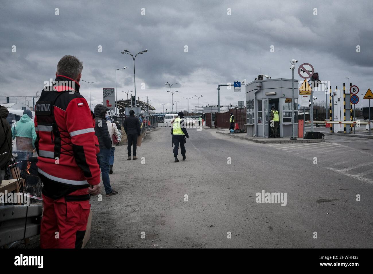 Dolhobyczow, Polonia. 5 marzo 2022. Checkpoint al confine con l'Ucraina visto dalla parte polacca. Foto di Idhir Baha/ABACAPRESS.COM Credit: Abaca Press/Alamy Live News Foto Stock