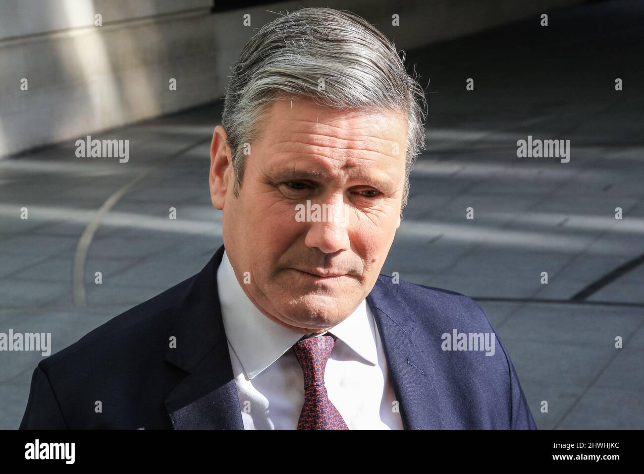 Londra, Regno Unito. 06th Mar 2022. Sir Keir Starmer, QC, MP, leader del Partito laburista britannico, presso la BBC nel centro di Londra per un'intervista. Credit: Imagplotter/Alamy Live News Foto Stock