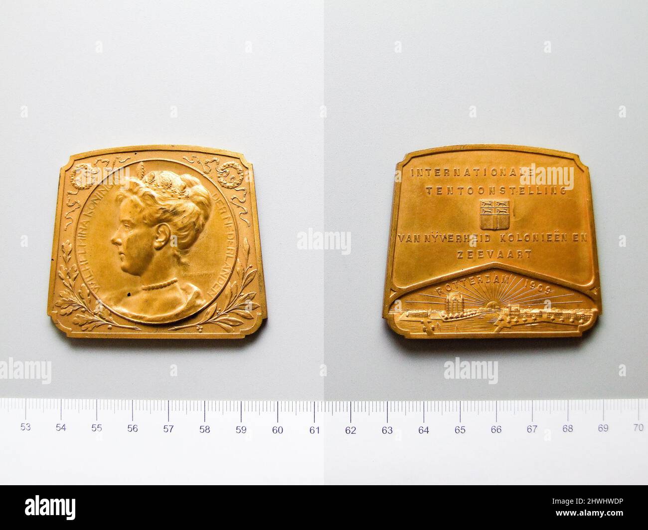 La medaglia della Regina Wilhelmina. Oggetto: Wilhelmina, Regina dei Paesi Bassi, olandese, 1880–1962 oggetto: Paesi Bassi Zecca: Rudolf Mayer, austriaco, 1846–1916 Zecca: Sconosciuto artista: Louis Dupuis Foto Stock