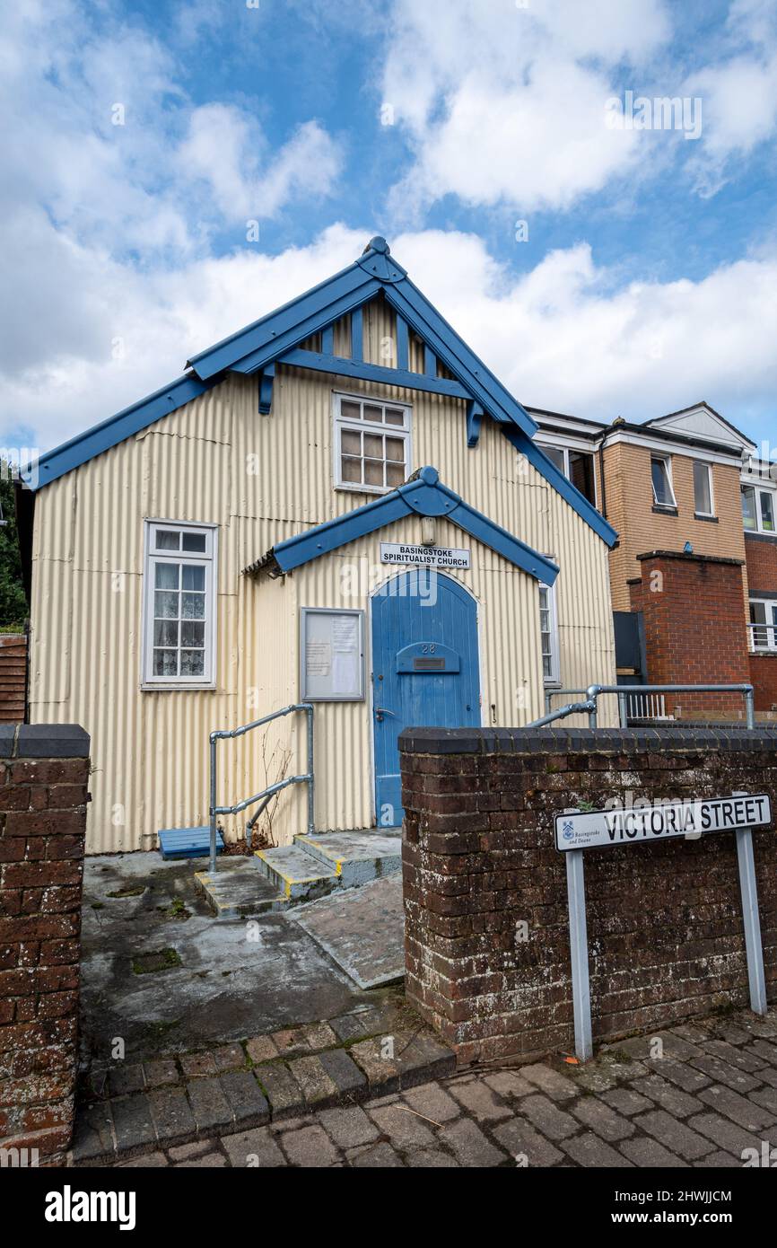 Basingstoke Spiritualist Church edificio costruito in ferro corrugato, Tin Tabernacle Church, Hampshire, Inghilterra, Regno Unito Foto Stock