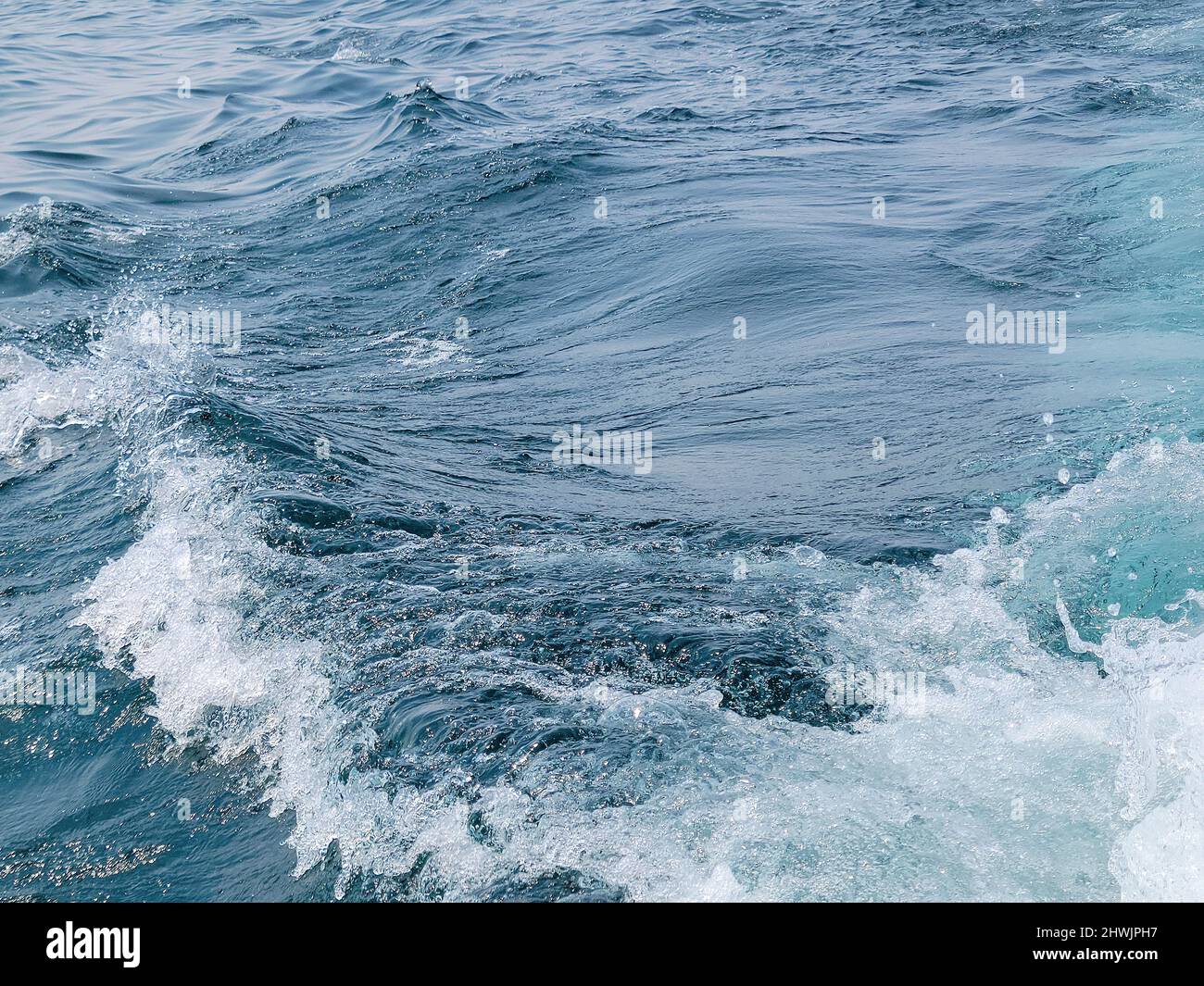 Vista della superficie del lago Michigan blu acqua con una piccola onda Foto Stock