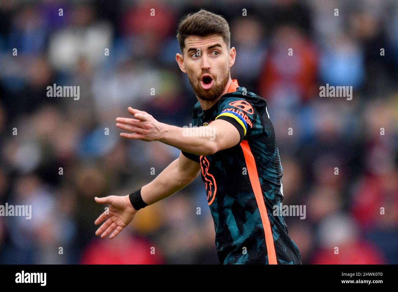 Il Jorginho di Chelsea durante la partita della Premier League tra il Burnley FC e il Chelsea FC a Turf Moor, Burnley, Regno Unito. Data foto: Sabato 5 marzo 2022. Il credito fotografico dovrebbe leggere: Anthony Devlin Foto Stock