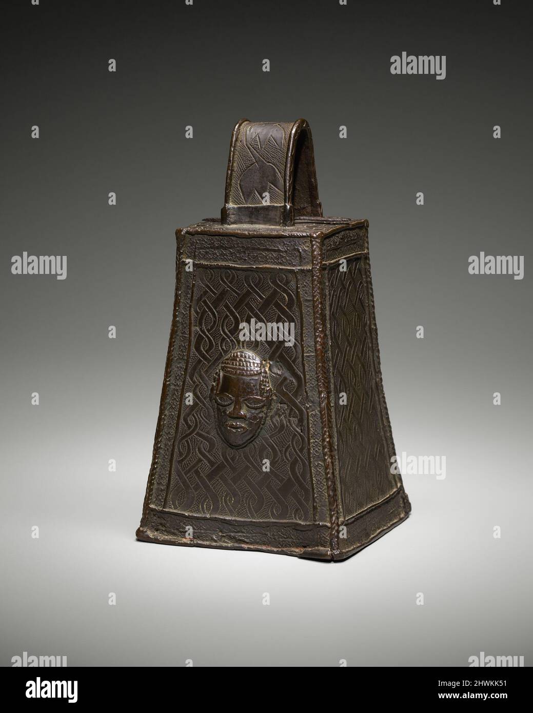 Campana dell'altare. Artista: Royal Bronze-Casting Guild (Igun Eronmwon) Foto Stock