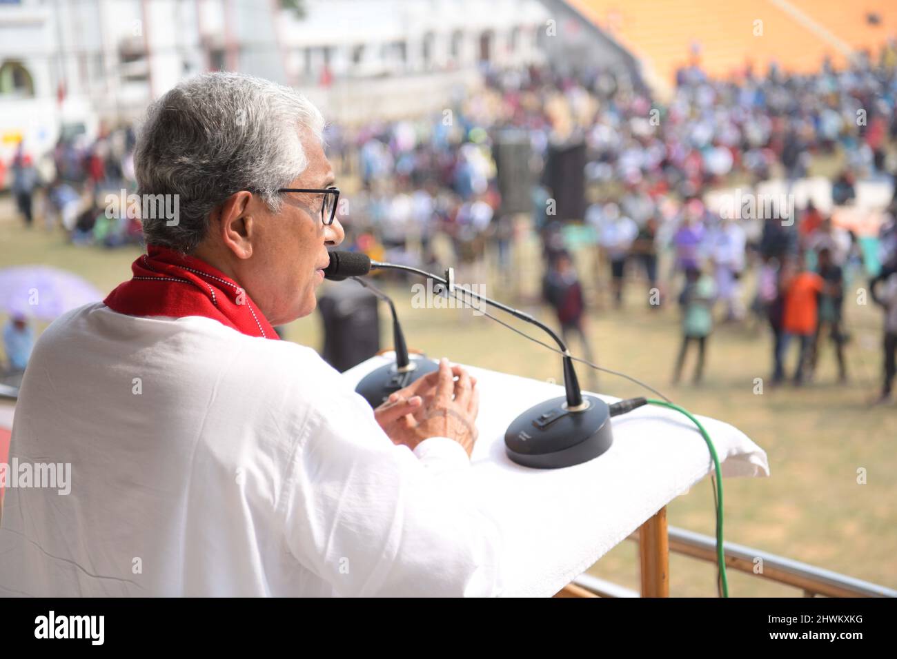 Leader dell'opposizione di Tripura e membro del partito comunista indiano (marxista), parla di fronte ad un raduno in astabal maidan ad Agartala, Tripura, India. Foto Stock