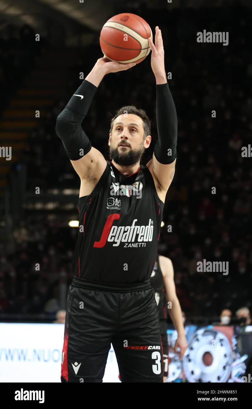 Marco Belinelli (Segafredo Virtus Bologna) durante la serie A1 campionato  italiano LBA di basket partita Segafredo
