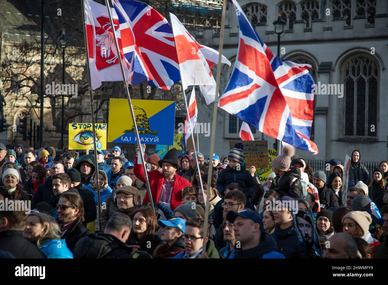 Londra, Regno Unito. 6th marzo 2022. L'imprenditore russo Evgeny Chichvarkin si unisce ai manifestanti in Piazza del Parlamento per protestare contro l'invasione russa dell'Ucraina e per chiedere la fine della guerra. Credit: Kiki Streitberger/Alamy Live News Foto Stock