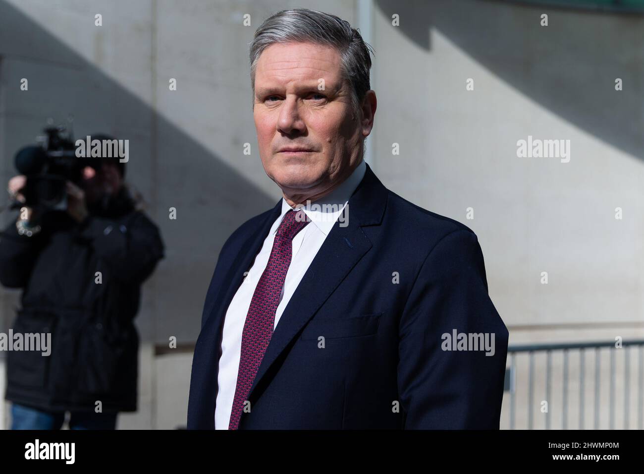 Londra, Regno Unito. 06th Mar 2022. Keir Starmer è stato visto dopo lo spettacolo di Sophie Raworth "Suntday Morning" alla BBC Broadcasting House di Londra. (Foto di Tejas Sandhu/SOPA Images/Sipa USA) Credit: Sipa USA/Alamy Live News Foto Stock
