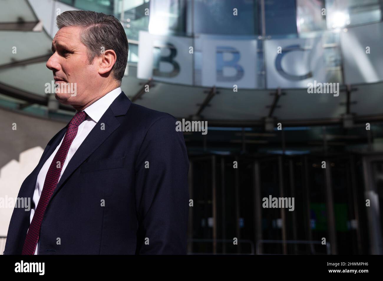 Londra, Regno Unito. 06th Mar 2022. Keir Starmer è stato intervistato dopo lo spettacolo di Sophie Raworth "Sunday Morning" alla BBC Broadcasting House di Londra. Credit: SOPA Images Limited/Alamy Live News Foto Stock