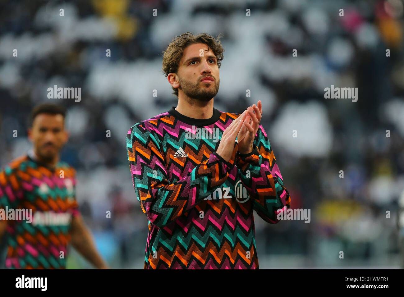 TORINO, ITALIA - 06 MARZO 2022. Manuel Locatelli della Juventus FC durante la partita tra Juventus FC e Spezia Calcio il 06 marzo 2022 allo Stadio Allianz di Torino. Credit: Massimiliano Ferraro/Medialys Images/Alamy Live News Foto Stock