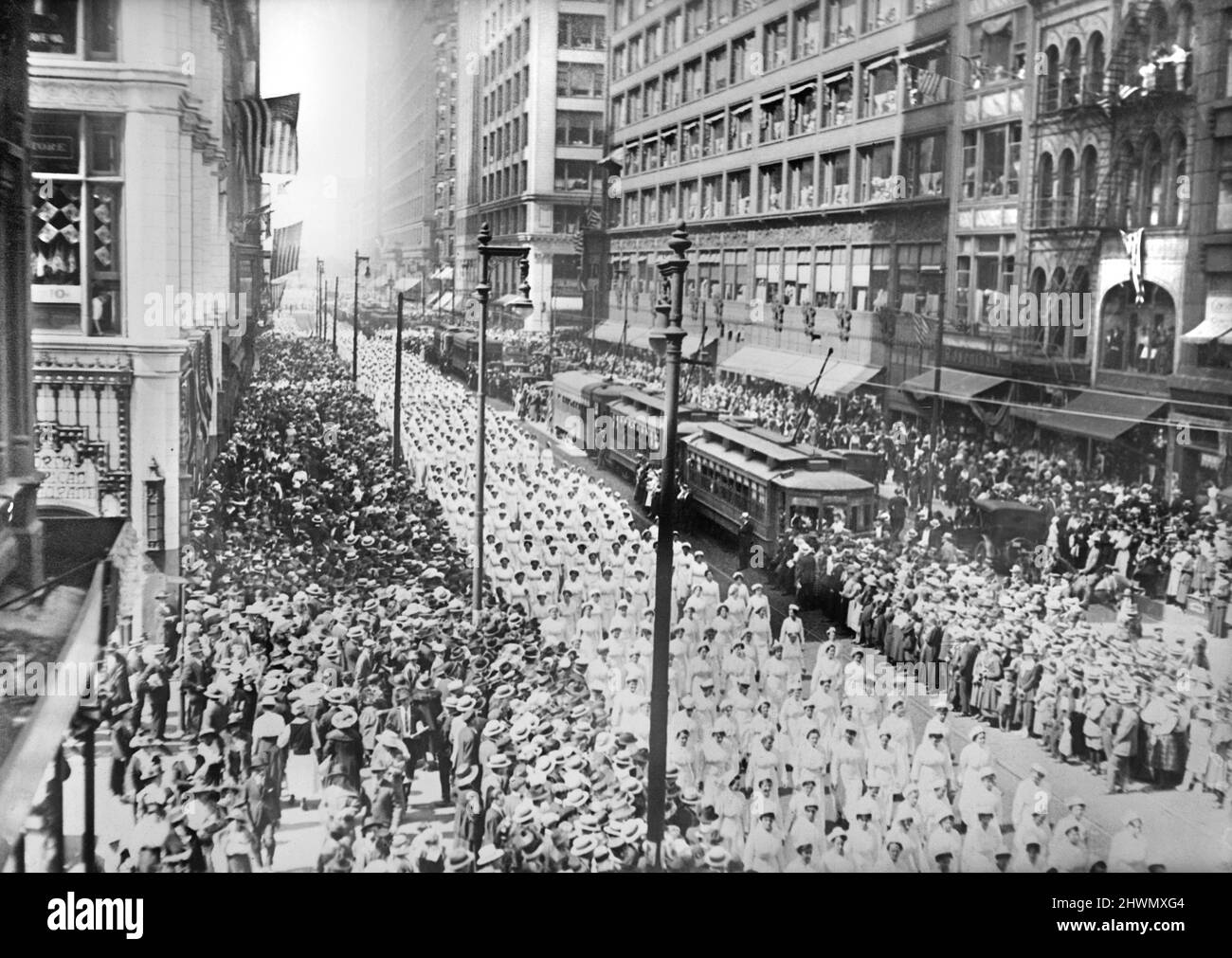 American Red Cross Parade, state Street, Chicago, Illinois, USA, American National Red Cross Photograph collection, luglio 1918 Foto Stock