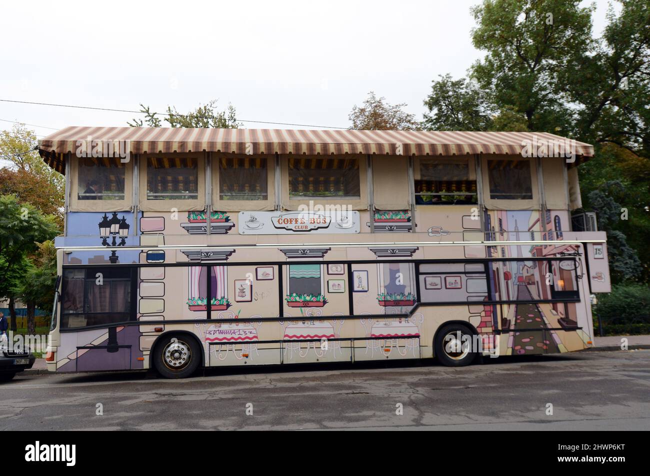 Il coffee bus club in Piazza Kontraktova, Kiev, Ucraina. Foto Stock