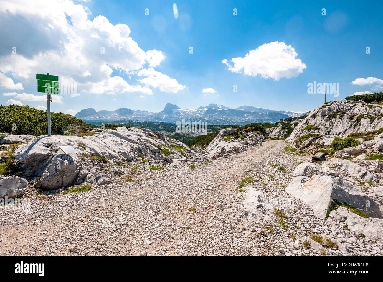 Sentiero sulla cima del monte Krippenstein in estate Foto Stock