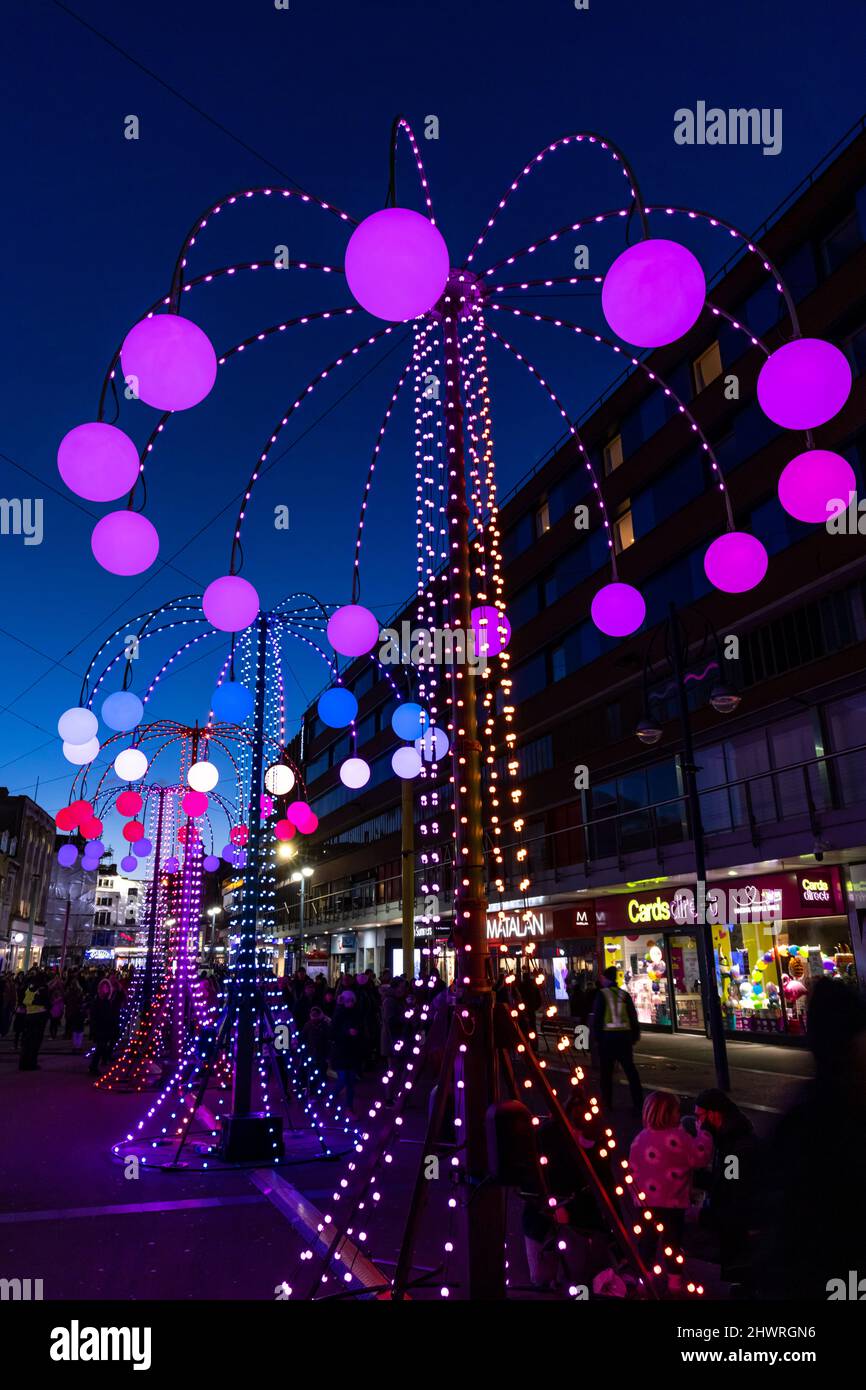 Il Light Up Leicester Festival 2022, che illumina le strade di Leicester con un percorso di opere d'arte e di intrattenimento interattivo gratuito. Foto Stock