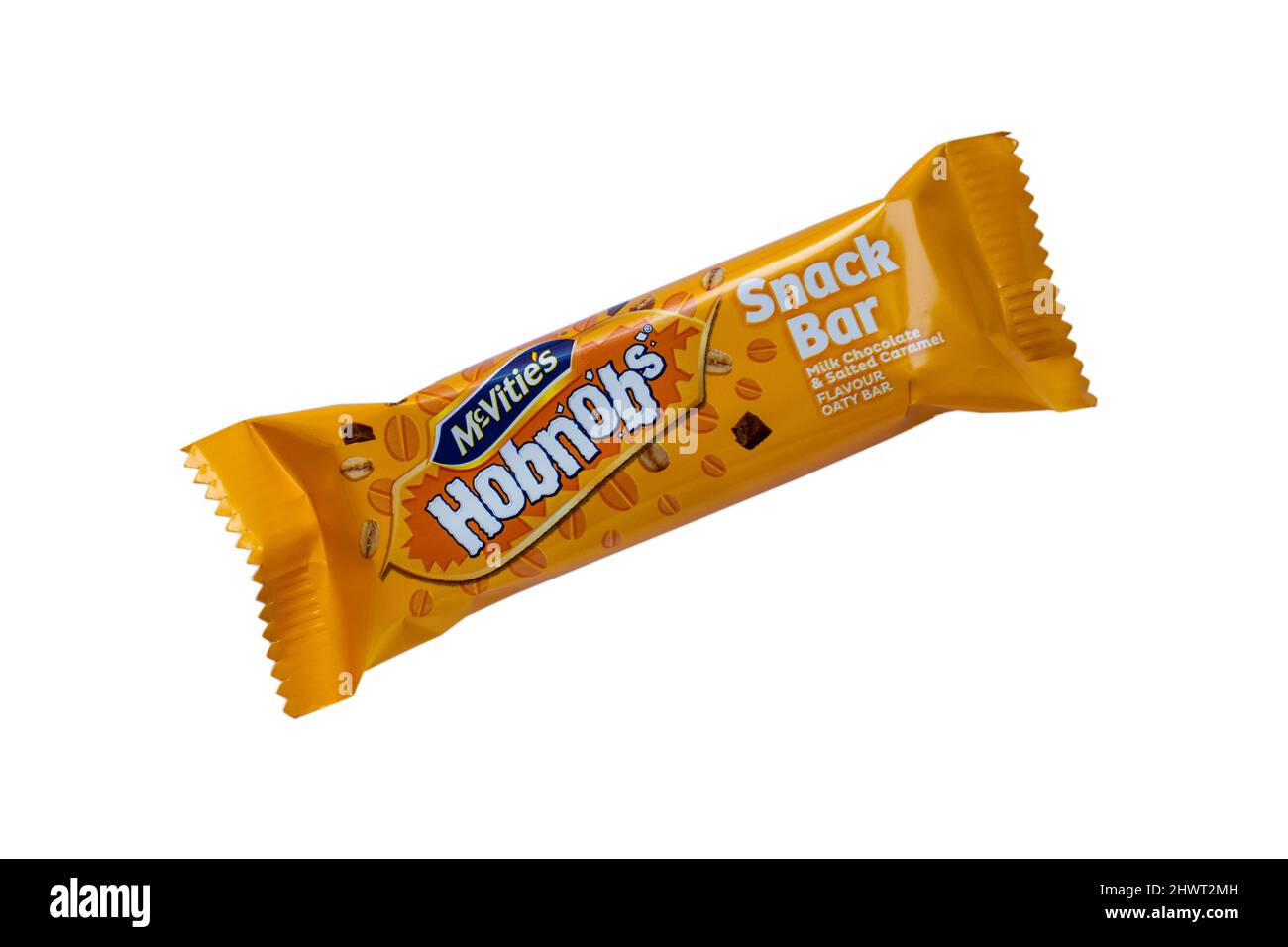 McVities hobbs snack bar biscotti al latte cioccolato e salato Caramel sapore oaty bar isolato su sfondo bianco Foto Stock