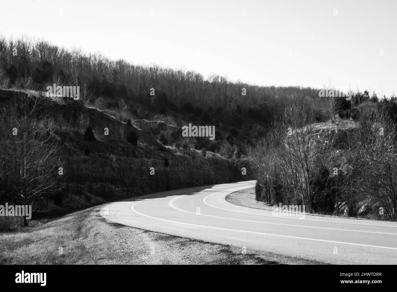 Strade di campagna e laghi nascosti Foto Stock