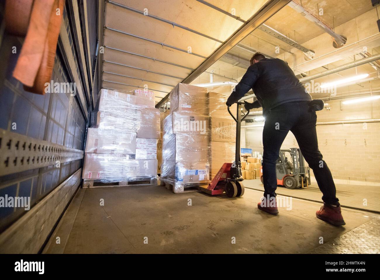 Aiuto umanitario a favore dell'Ucraina dalla Polonia. Danzica, Polonia, Marzo 4th 2022 © Wojciech Strozyk / Alamy Stock Photo Foto Stock