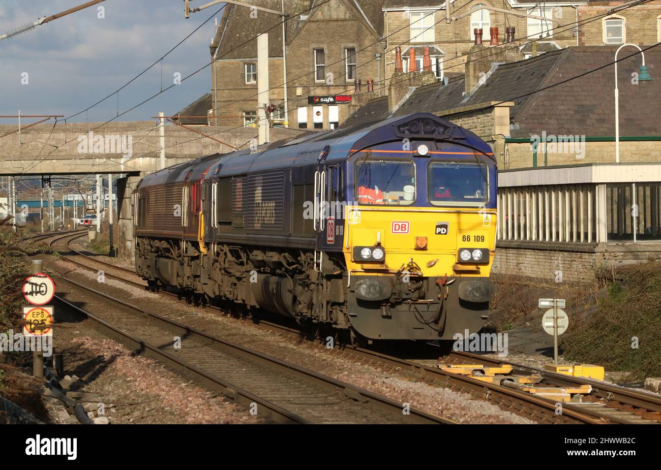 Movimento motore leggero su WCML attraverso i Loco di classe 66' di Carnforth su Carlisle a Crewe movimento 7th marzo 2022. P D Llivrea speciale su 66 109. Foto Stock