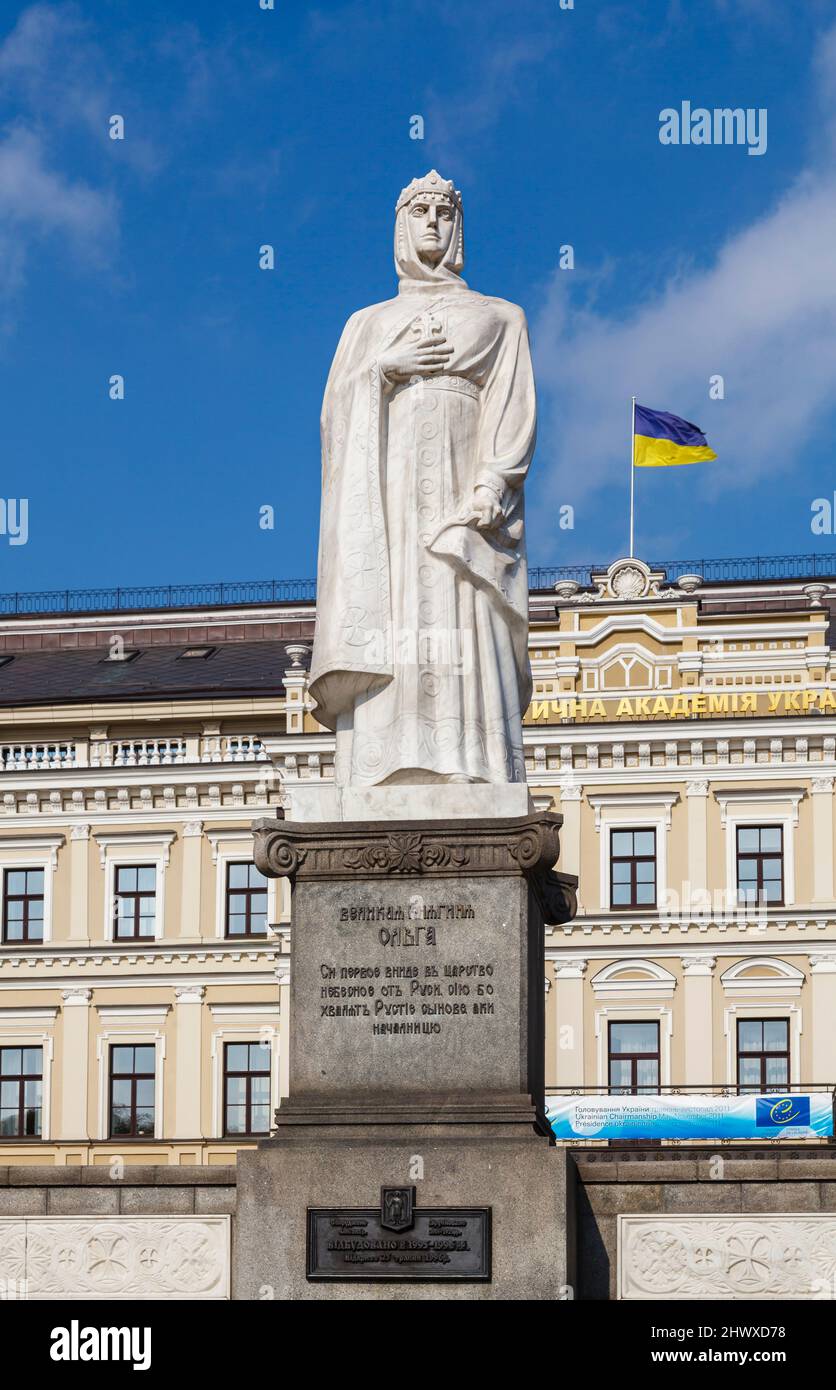 Monumento alla Grande Principessa Olga, in Piazza San Michele, Uppertown, Kiev, Ucraina Foto Stock