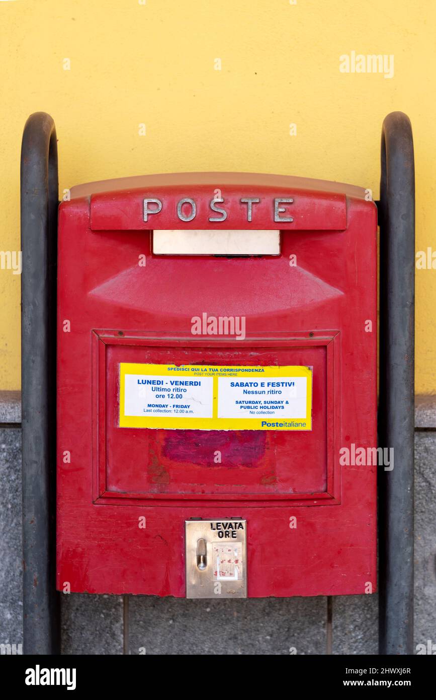 Servizio di posta italiana immagini e fotografie stock ad alta risoluzione  - Alamy
