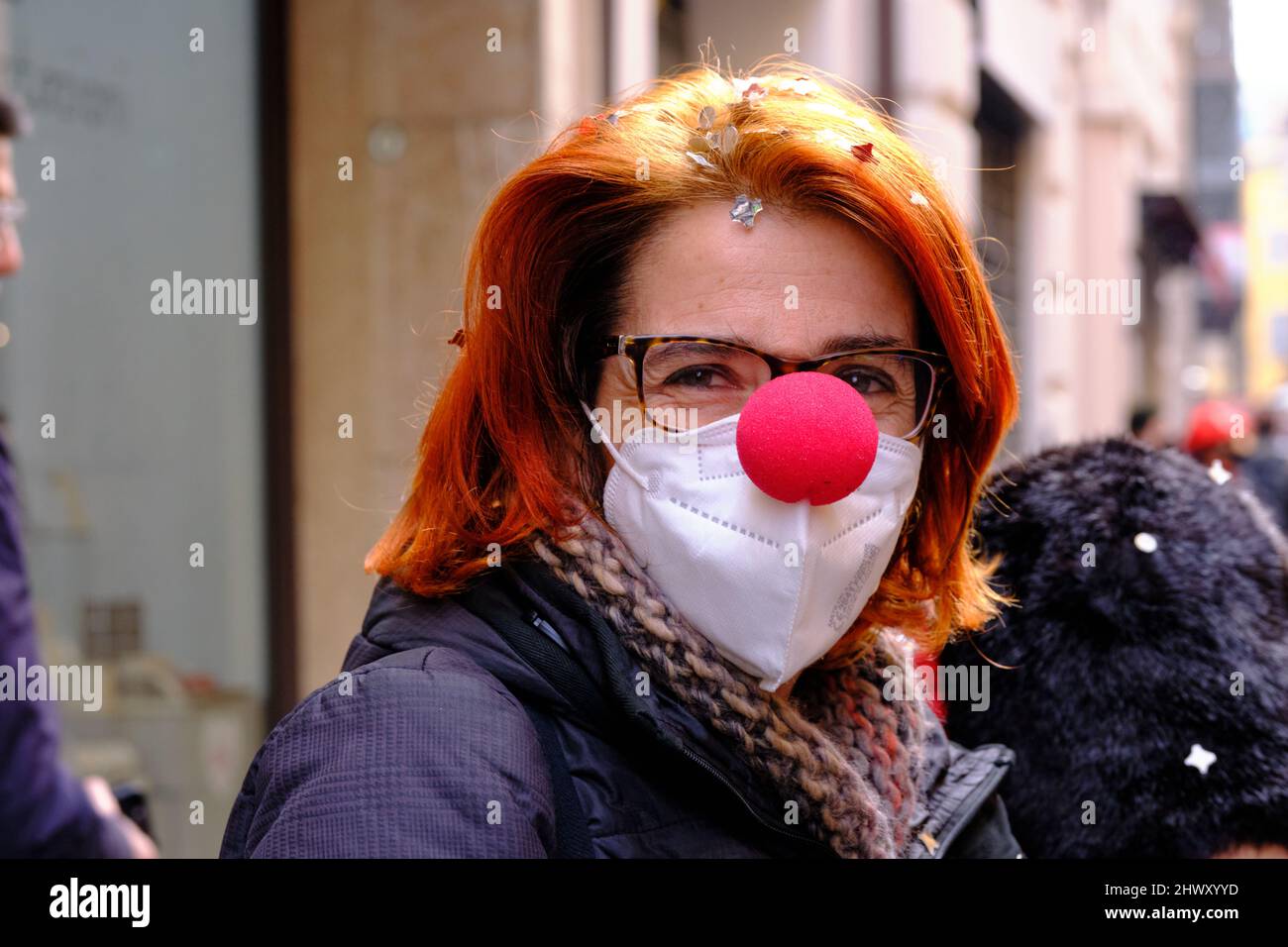 Woman in clown makeup costume immagini e fotografie stock ad alta  risoluzione - Alamy