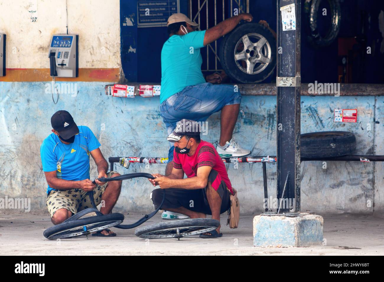 Negozio di pneumatici piatti a Cuba Foto Stock