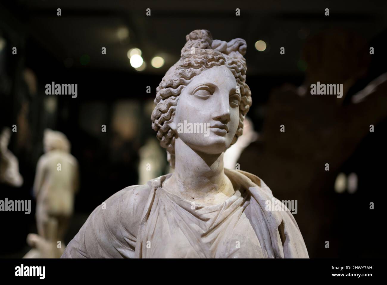 Antica statua della dea greca Artemis da Cirene (Libia), 2nd secolo d.C. Museo Archeologico di Istanbul. Foto Stock