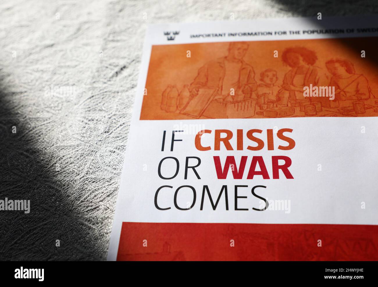 "If the war comes" (svedese: OM kriget kommer) è un opuscolo originariamente preparato dal comandante supremo dell'ufficio delle forze armate svedesi. Foto Stock