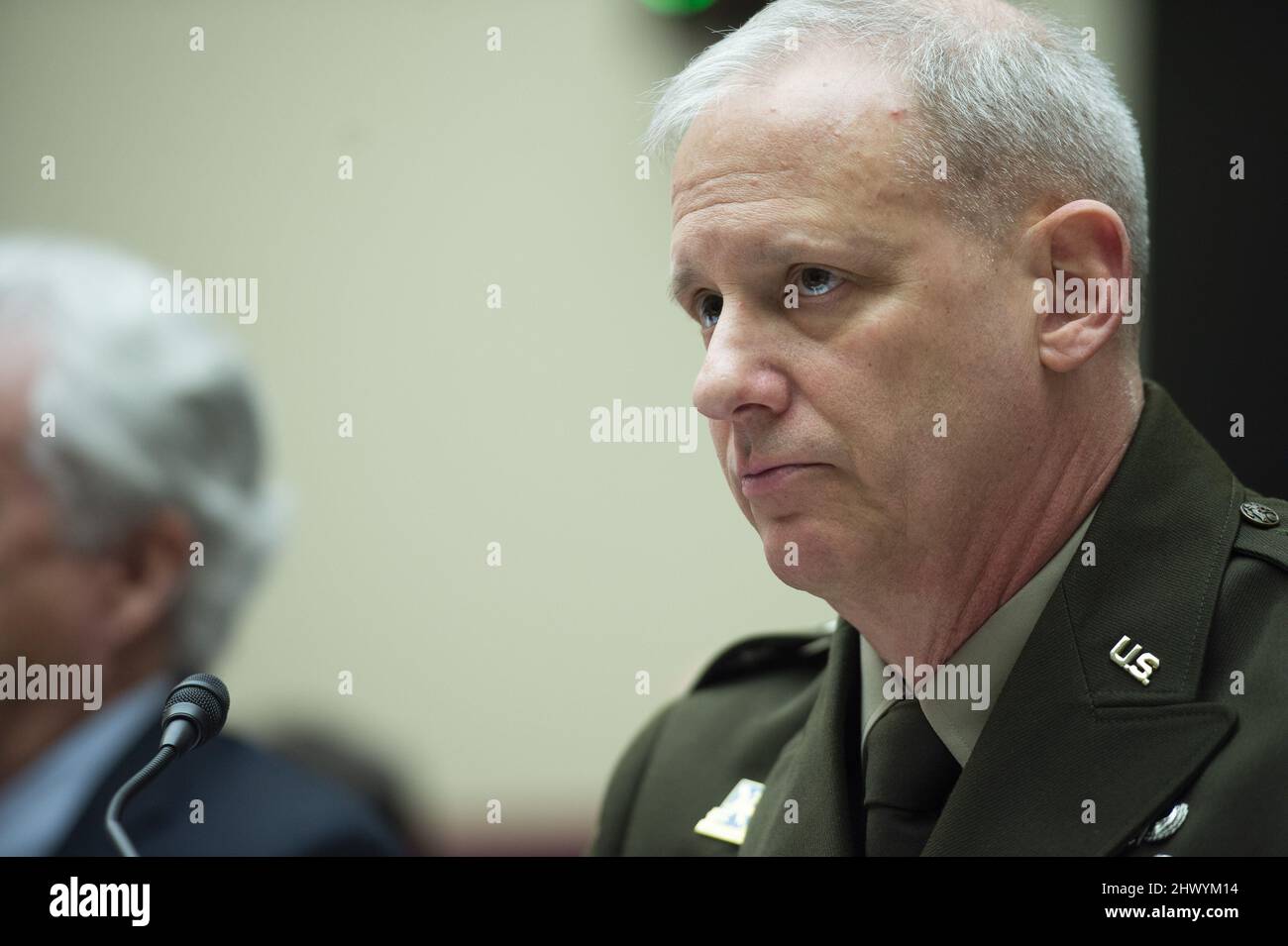 Washington, Stati Uniti. 08th Mar 2022. Scott Berrier, direttore dell'Agenzia per l'intelligence della difesa, partecipa all'audizione del Comitato per l'intelligence della Camera sulle "minacce globali" presso il Campidoglio degli Stati Uniti a Washington, DC martedì 8 marzo 2022. Foto di Bonnie Cash/UPI Credit: UPI/Alamy Live News Foto Stock