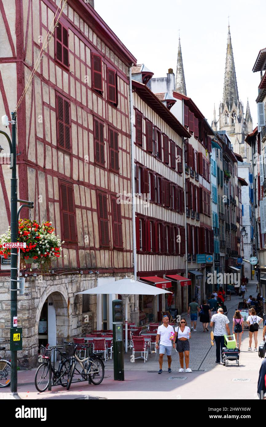 Case a graticcio su Bayonne Street Foto Stock