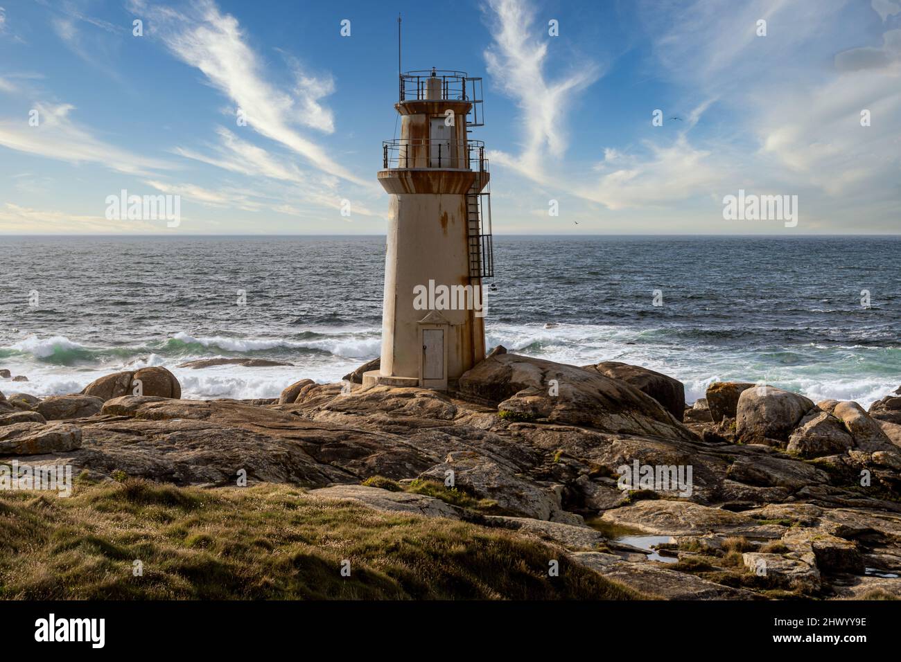 View of an old lighthouse in Galicia, Spain. Foto Stock