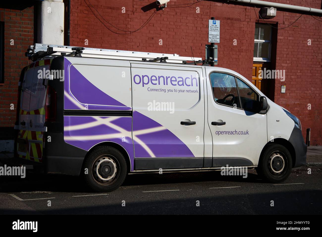 Londra, Regno Unito. 08th Mar 2022. A Londra si trova un furgone di riparazioni Openreach di BT. Credit: SOPA Images Limited/Alamy Live News Foto Stock