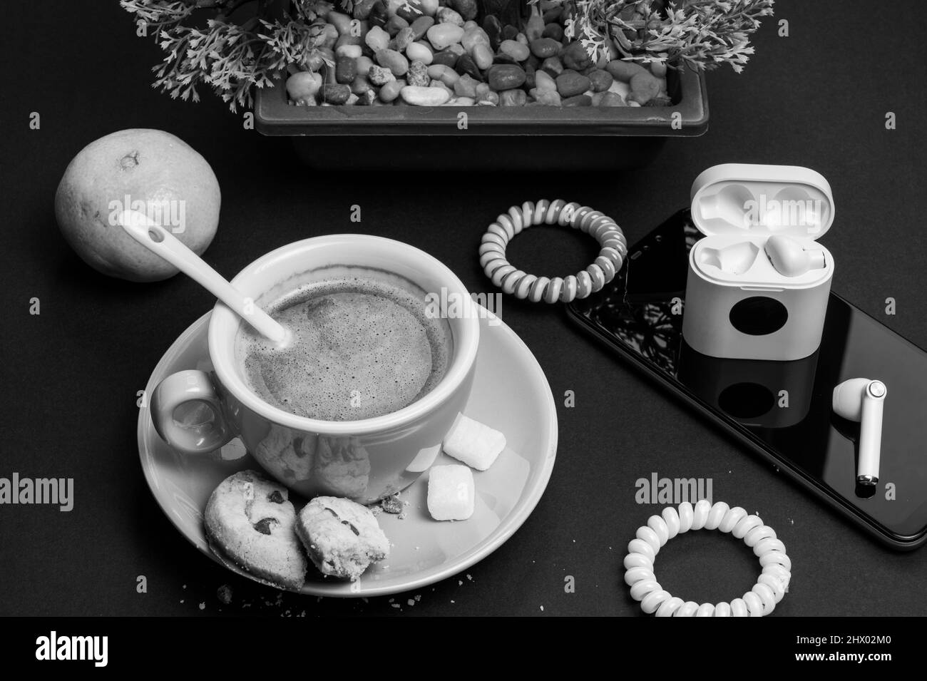 Pausa caffè durante la giornata di lavoro, persone creative, pubblicità business concept. Foto di alta qualità Foto Stock