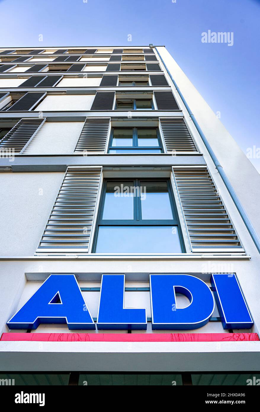 Logo della Aldi Discounter su Un nuovo edificio a Mitte Foto Stock